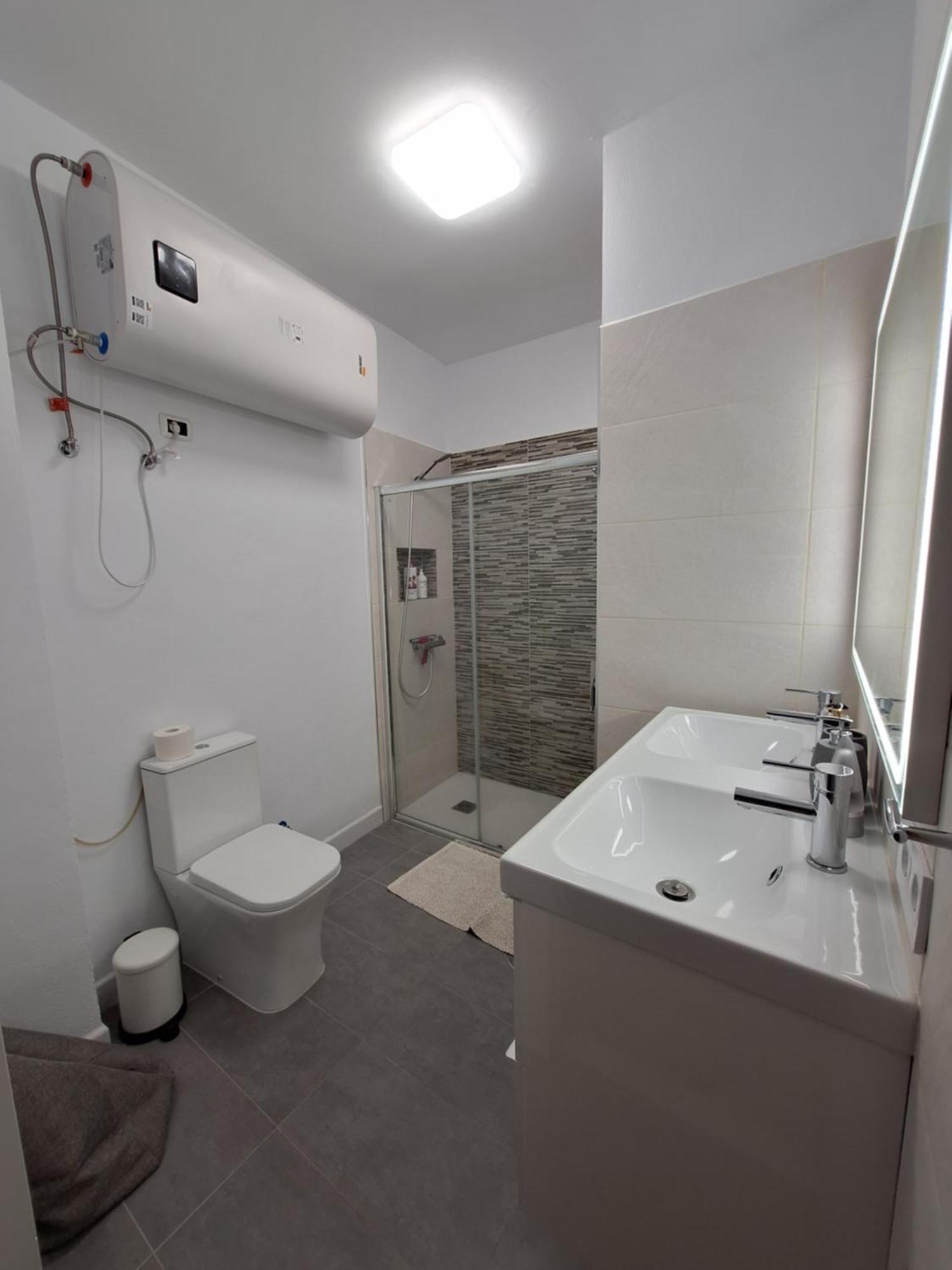 Habitacion Con Bano Privado En Un Piso Con Familia Санта Круз де Ла Палма Екстериор снимка